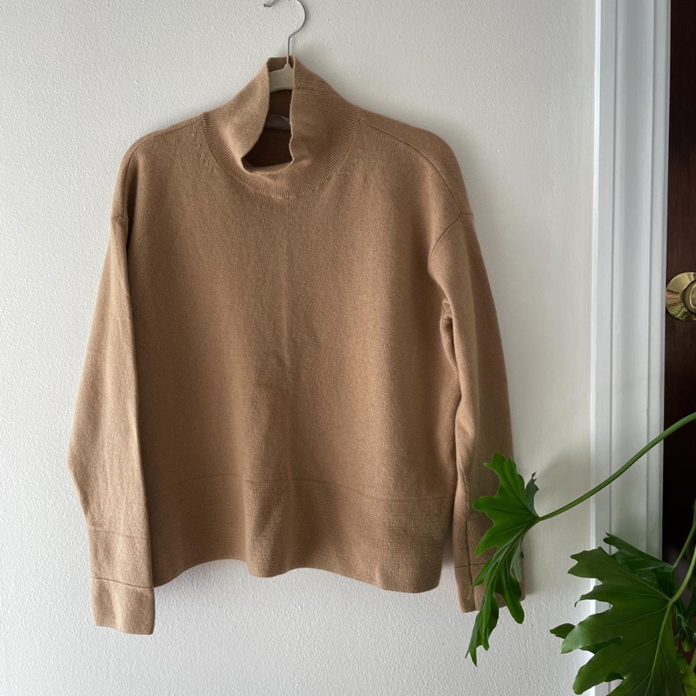Everlane Cashmere Tan Turtleneck Sweater - Picture 3 of 6